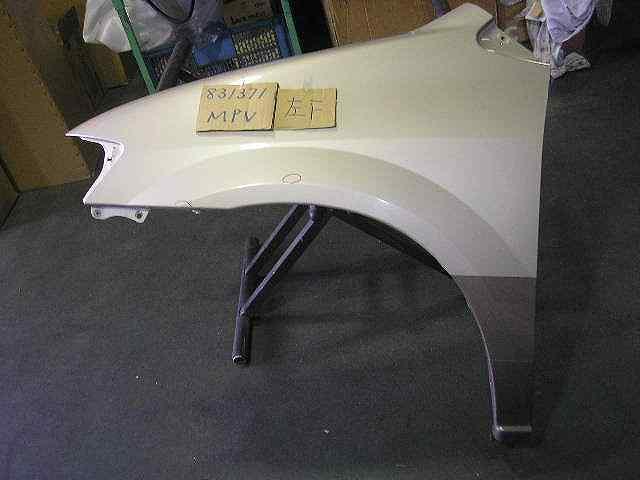 【中古】中古部品 ＭＰＶ LW5W 左ﾌﾛﾝﾄﾌｪﾝﾀﾞｰ 【3310220100-000595461210700】