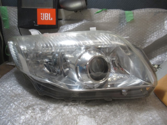 【中古】中古部品 カローラフィールダー NZE141G 右ﾍｯﾄﾞﾗﾝﾌﾟ 【3500220000-260410501210800】｜e-cleマート 20,431円