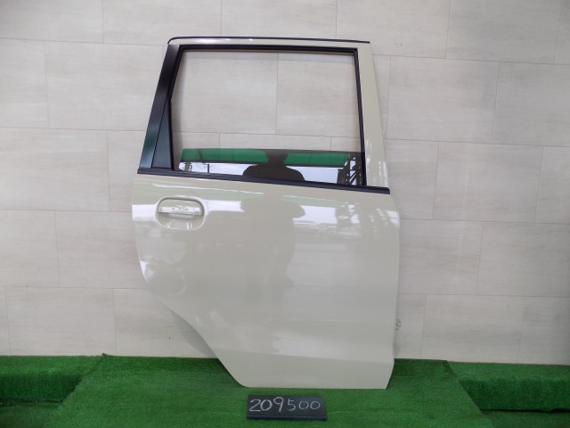【中古】中古部品 ライフ JC1 右ﾘｱﾄﾞｱ 【3310120100-260502001013300】｜e-cleマート
