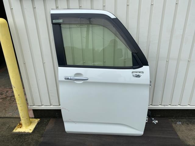 【中古】中古部品 タンク M900A 右ﾌﾛﾝﾄﾄﾞｱ 【3310190100-000255016713100】｜e-cleマート