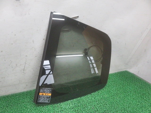 【中古】中古部品 スペーシア MK94S 左ｸｫｰﾀｰｶﾞﾗｽ 【3330380100-000038009017290】｜e-cleマート