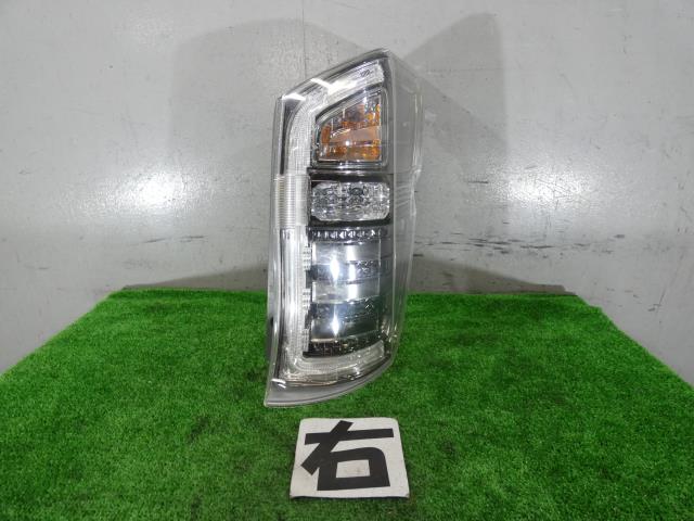 【中古】中古部品 ステップワゴン RK6 右テールランプ 【3260250000-000026054615500】|e-cleマート