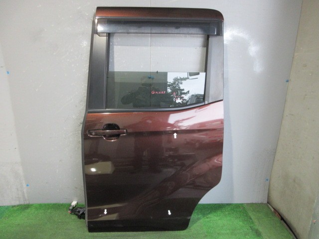 【中古】中古部品 デイズルークス B21A 左ﾘｱﾄﾞｱ 【3330560100-260511000313400】｜e-cleマート