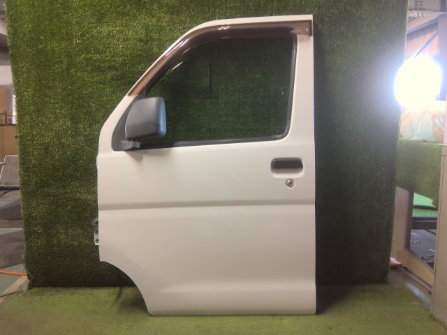 【中古】中古部品 サンバー S331B 左ﾌﾛﾝﾄﾄﾞｱ 【3260460000-260511000113200】｜e-cleマート