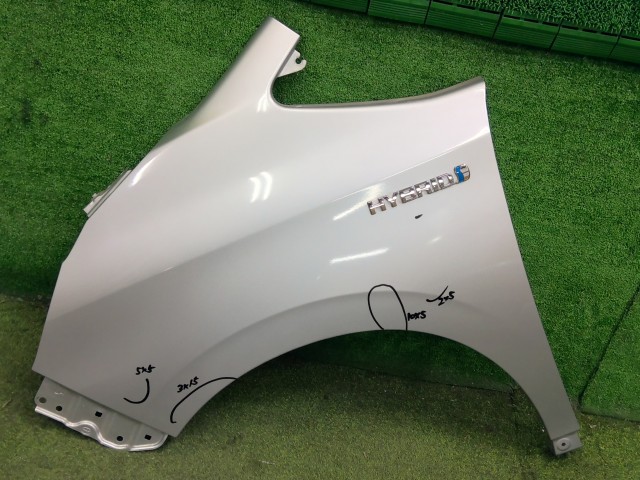 【中古】中古部品 ヴォクシー ZWR80G 左ﾌﾛﾝﾄﾌｪﾝﾀﾞｰ 【3310540000-000026142310700】｜e-cleマート