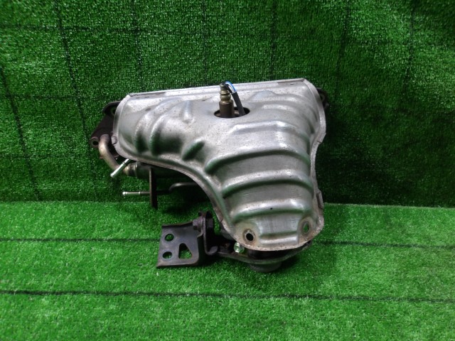 【中古】中古部品 カローラアクシオ NZE144 ｴｷｿﾞｰｽﾄﾏﾆﾎｰﾙﾄﾞ 【3330420100-260501000120160】｜e-cleマート