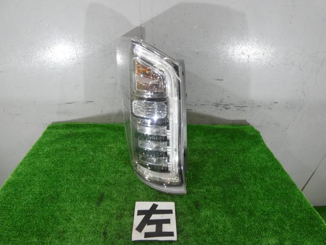 【中古】中古部品 ステップワゴン RK5 左テールランプ 【3260250000-000026055215600】|e-cleマート