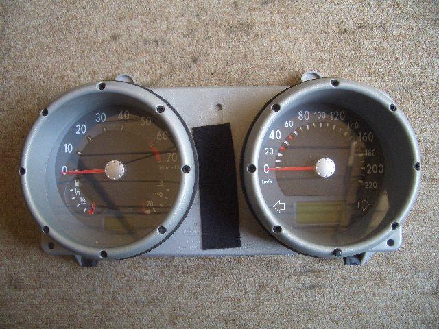 【中古】中古部品 VW ルポ 6XAUA ｽﾋﾟｰﾄﾞﾒｰﾀｰ 【3310070100-000910385261400】