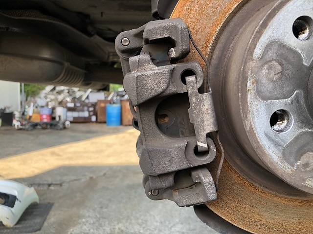 【中古】中古部品 BMW 2シリーズ 2C20 右リアキャリパー 【3310070100-0000Y0779444430】|e-cleマート