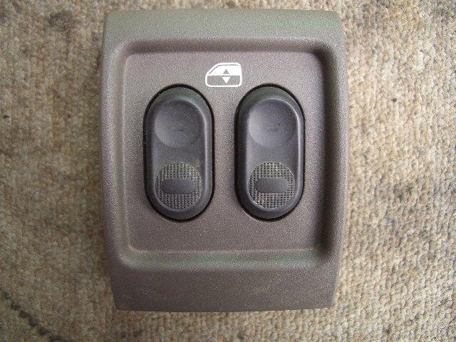 【中古】中古部品 クライスラーPTクルーザー PT2K20 ﾊﾟﾜｰｳｲﾝﾄﾞｳｽｲｯﾁ 【3310070100-000868394261900】