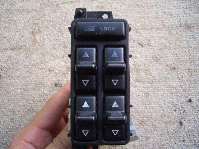【中古】中古部品 ジープ グランドチェロキー ZMX ﾊﾟﾜｰｳｲﾝﾄﾞｳｽｲｯﾁ 【3310070100-000799166561900】