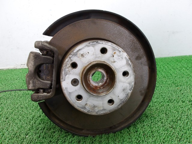 【中古】中古部品 BMW 1シリーズ UF16 左ﾘｱﾅｯｸﾙﾊﾌﾞ 【3310250100-000263016044440】｜e-cleマート 35,750円