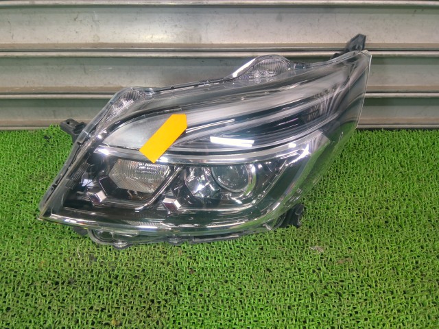 【中古】中古部品 eKスペース B11A 左ヘッドランプ 【3330540100-260408000710900】|e-cleマート