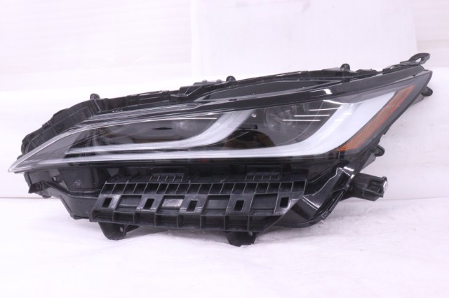 【中古】中古部品 ハリアー MXUA80 左ﾍｯﾄﾞﾗﾝﾌﾟ 【3260520000-260519502110900】｜e-cleマート