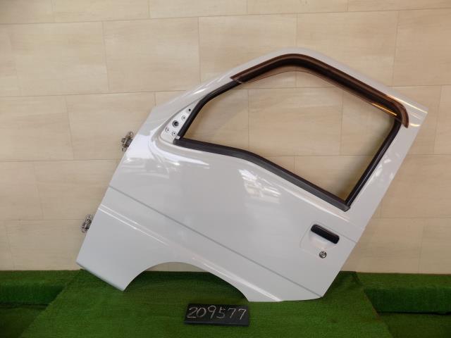 【中古】中古部品 サンバー TV2 左フロントドア 【3310120100-260516000213200】|e-cleマート