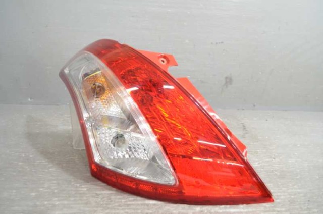 【中古】中古部品 スイフト ZC72S 左ﾃｰﾙﾗﾝﾌﾟ 【3310580000-260520000415600】｜e-cleマート