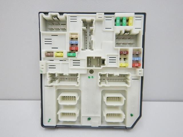 【中古】中古部品 ルノー メガーヌ DZF4R ﾋｭｰｽﾞﾎﾞｯｸｽ 【3310070100-001673504667800】 27,302円