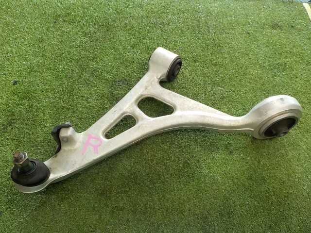 【中古】中古部品 シーマ GF50 右ﾌﾛﾝﾄﾛｱｱｰﾑ 【3260200000-260518000251720】｜e-cleマート