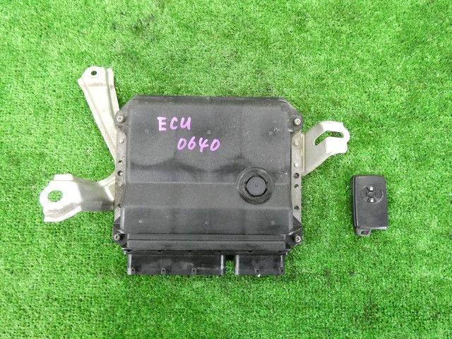 【中古】中古部品 ヴィッツ NCP91 エンジンコンピューター 【3260250000-000026064063100】|e-cleマート