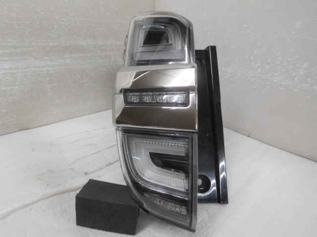 【中古】中古部品 ヴェルファイア AGH30W 左ﾃｰﾙﾗﾝﾌﾟ 【3380050000-000038371715600】｜e-cleマート