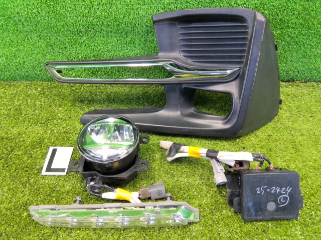 【中古】中古部品 レヴォーグ VM4 左フォグランプ 【3330200100-252424000010950】|e-cleマート