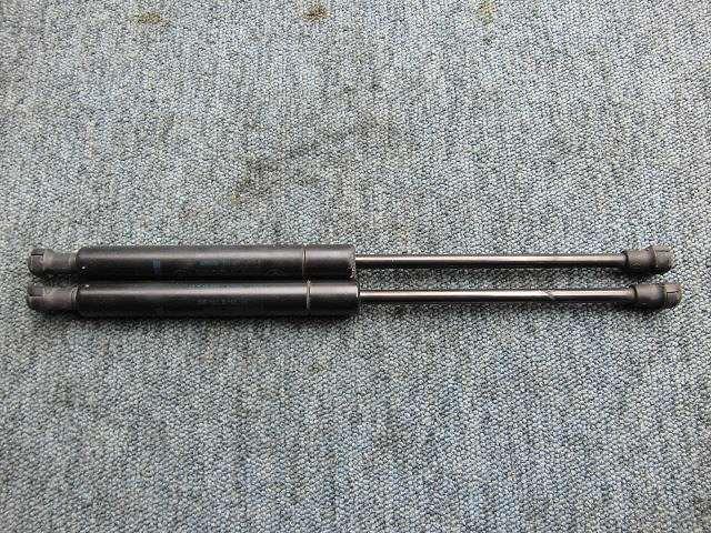 【中古】中古部品 BMW 5シリーズ DD28 ﾌｰﾄﾞﾀﾞﾝﾊﾟｰ 【3310070100-001080488410510】 13,310円