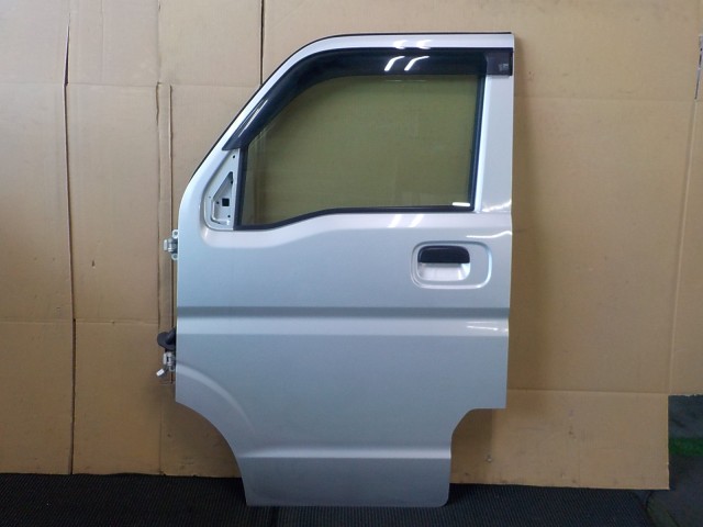【中古】中古部品 クリッパー DR17V 左ﾌﾛﾝﾄﾄﾞｱ 【3260200000-260526000613200】｜e-cleマート