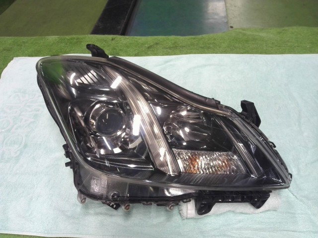 【中古】中古部品 クラウン GRS200 右ヘッドランプ 【3310200100-000022807710800】|e-cleマート