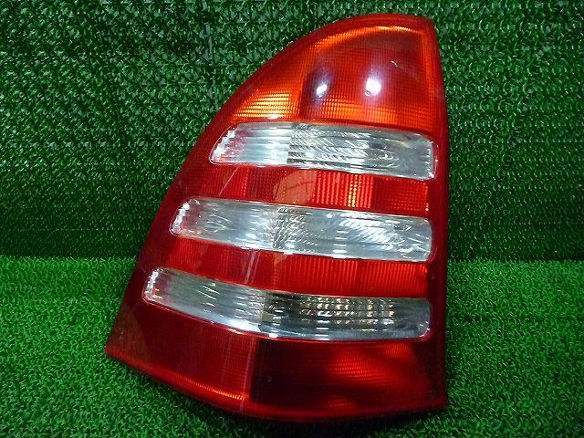 【中古】中古部品 ベンツ Cクラス 203242 左ﾃｰﾙﾗﾝﾌﾟ 【3310070100-001569627115600】