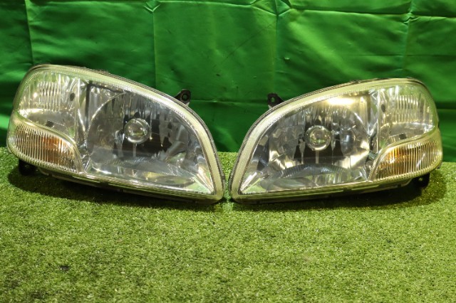 【中古】中古部品 スイフト HT81S 左ﾍｯﾄﾞﾗﾝﾌﾟ 【3330950100-000062270810900】｜e-cleマート 18,469円