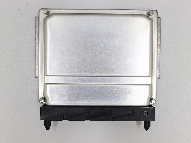 【中古】中古部品 ボルボ 70シリーズ 8B5234W ｴﾝｼﾞﾝｺﾝﾋﾟｭｰﾀｰ 【3310070100-001672460063100】