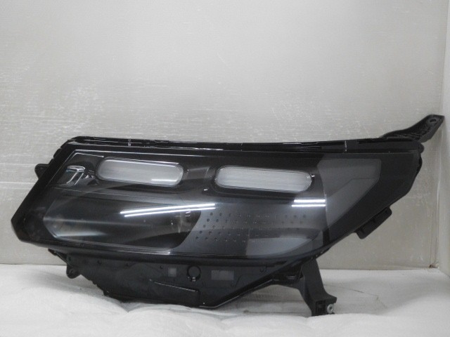 【中古】中古部品 フリード GT1 左ﾍｯﾄﾞﾗﾝﾌﾟ 【3380050000-000038407710900】｜e-cleマート