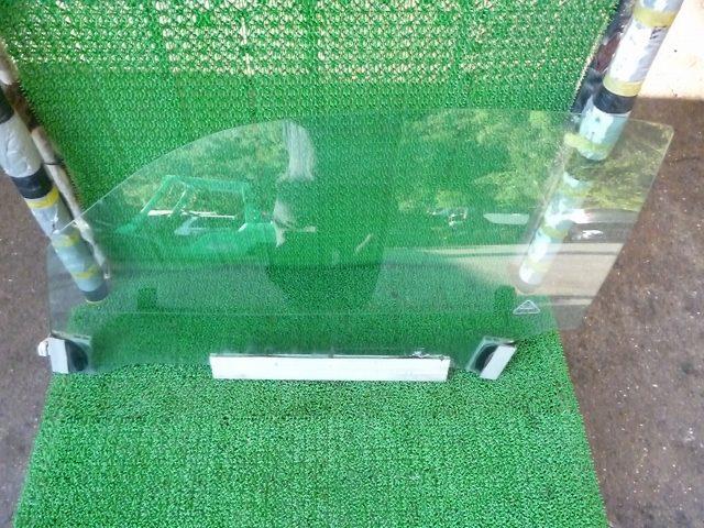 【中古】中古部品 ジャガー XKシリーズ JEDC 左ﾌﾛﾝﾄﾄﾞｱｶﾞﾗｽ 【3310070100-001553664813230】