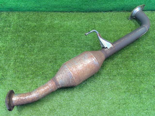 【中古】中古部品 レジアスエース KDH200V 触媒 【3330200100-252588000022400】|e-cleマート