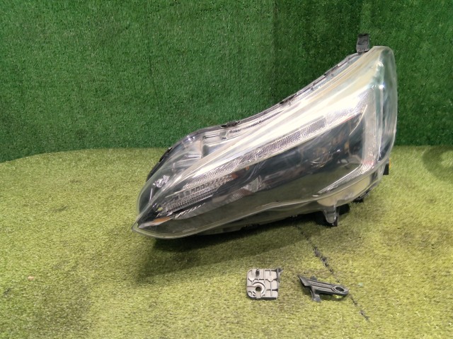 【中古】中古部品 インプレッサ GK2 左ヘッドランプ 【3260300000-260605000110900】|e-cleマート