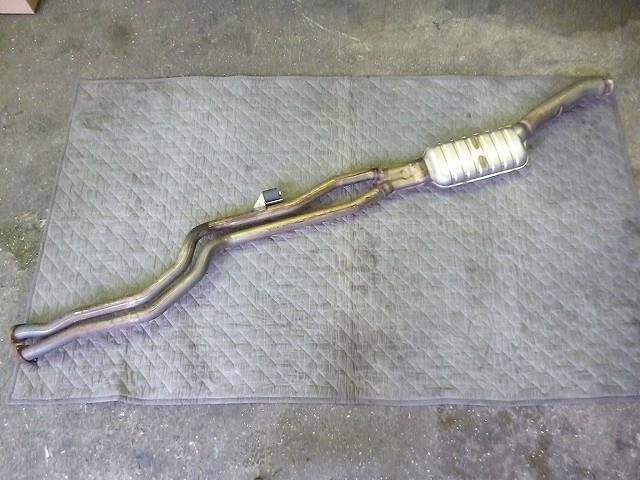 【中古】中古部品 BMW 5シリーズ PU30 ｴｷｿﾞｰｽﾄｾﾝﾀｰﾏﾌﾗｰ 【3310070100-001583296122300】