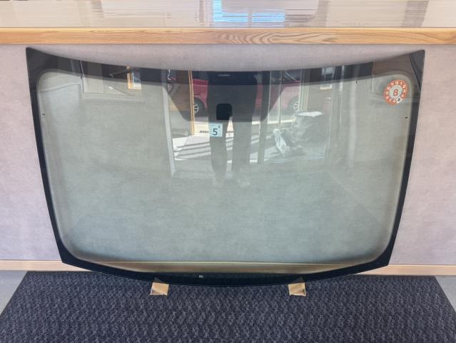 【中古】中古部品 ヴィッツ SCP90 ﾌﾛﾝﾄｳｲﾝﾄﾞｶﾞﾗｽ 【3330440100-260608000811200】｜e-cleマート
