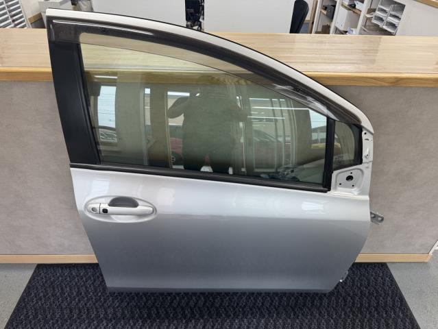 【中古】中古部品 ヴィッツ SCP90 右ﾌﾛﾝﾄﾄﾞｱ 【3330440100-260608000813100】｜e-cleマート 29,288円