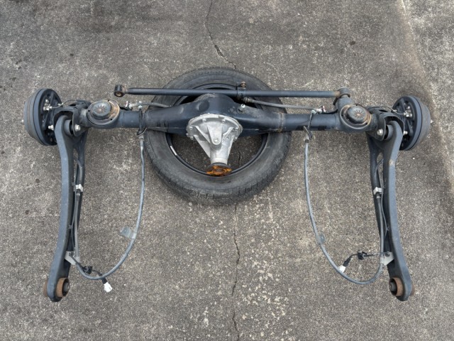 【中古】中古部品 ハスラー MR41S ﾘｱｱｸｽﾙﾎｰｼﾝｸﾞ 【3330650100-000263007441200】｜e-cleマート 21,859円