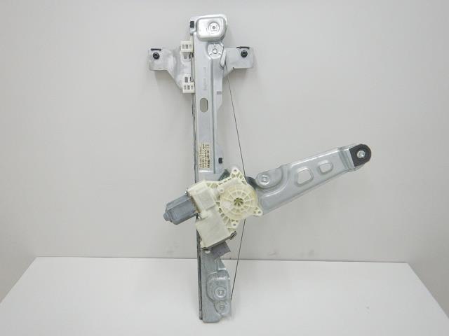 【中古】中古部品 プジョー 3008 T85F02 右フロントドアレギュレータ・モーター 【3310070100-001677803413120】|e-cleマート