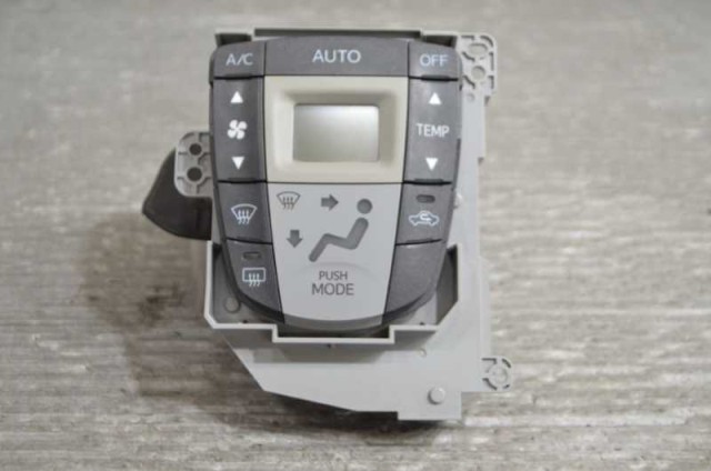 【中古】中古部品 ムーヴ LA100S A/Cｽｲｯﾁﾊﾟﾈﾙ 【3310580000-260612001360900】｜e-cleマート