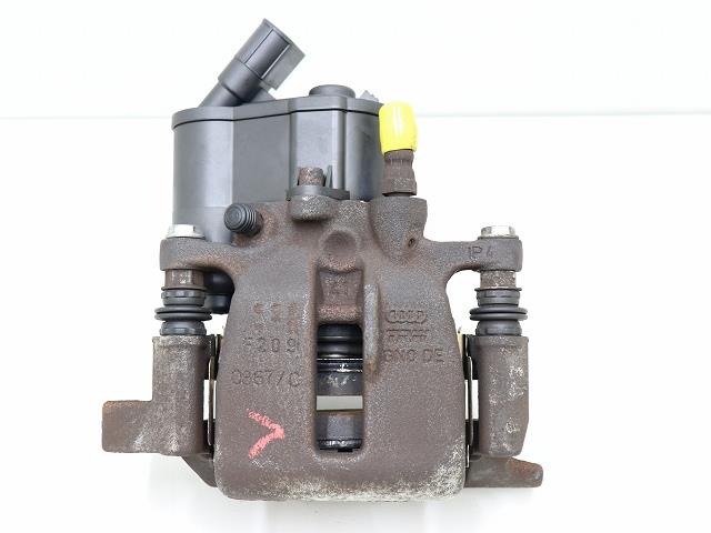 【中古】中古部品 アウディ A6 4FBDW 左ﾘｱｷｬﾘﾊﾟｰ 【3310070100-001676974144460】