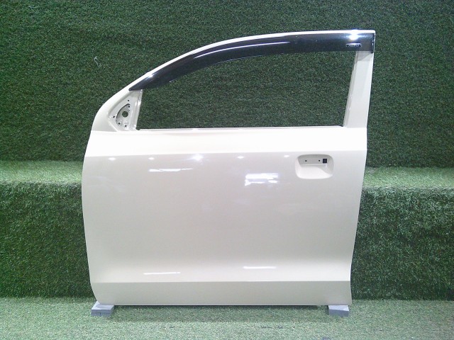 【中古】中古部品 アルト HA36S 左ﾌﾛﾝﾄﾄﾞｱ 【3331011000-260616501613200】｜e-cleマート