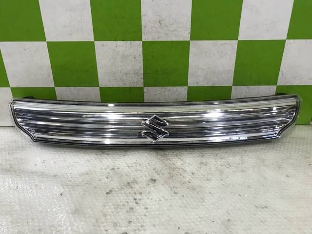 【中古】中古部品 スペーシア MK42S ラジエータグリル 【3330530100-000005593210400】|e-cleマート