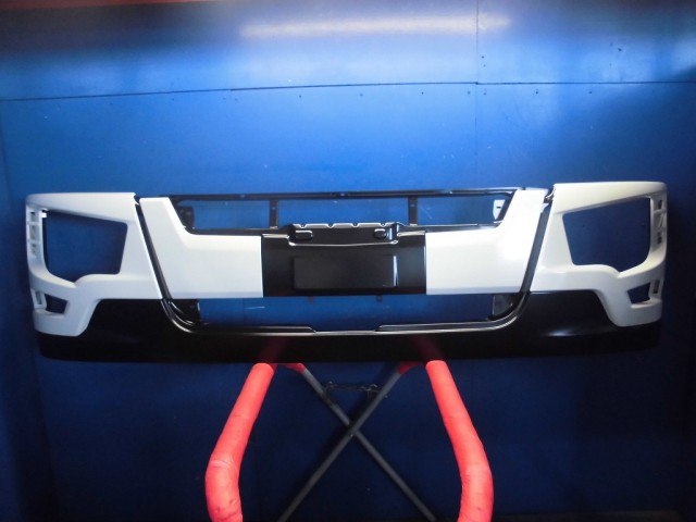 【中古】中古部品 ふそう大型車 FS74HZ フロントバンパー 【3310270100-000030178210100】|e-cleマート