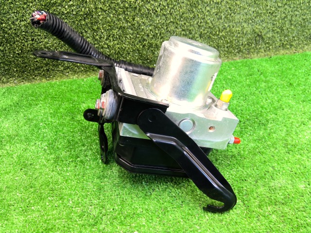 【中古】中古部品 ヴェゼル RU3 ABSｱｸﾁｭｴｰﾀｰ 【3330200100-252544000042500】｜e-cleマート