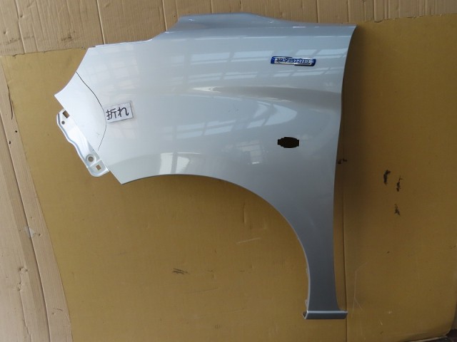 【中古】中古部品 ソリオ MA37S 左ﾌﾛﾝﾄﾌｪﾝﾀﾞｰ 【3380050000-000038490910700】｜e-cleマート