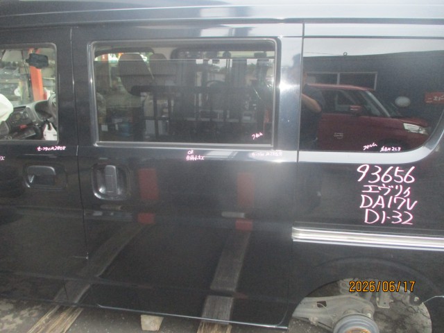 【中古】中古部品 エブリィ DA17V 左ﾘｱﾄﾞｱ 【3500080000-260612000713400】｜e-cleマート