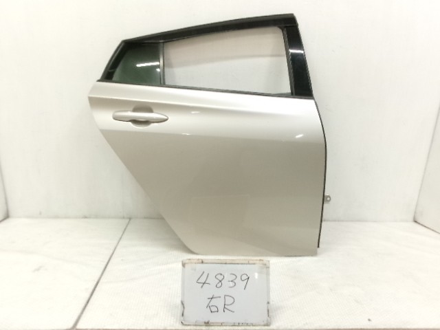 【中古】中古部品 プリウス ZVW50 右ﾘｱﾄﾞｱ 【3500170000-260622503213300】｜e-cleマート