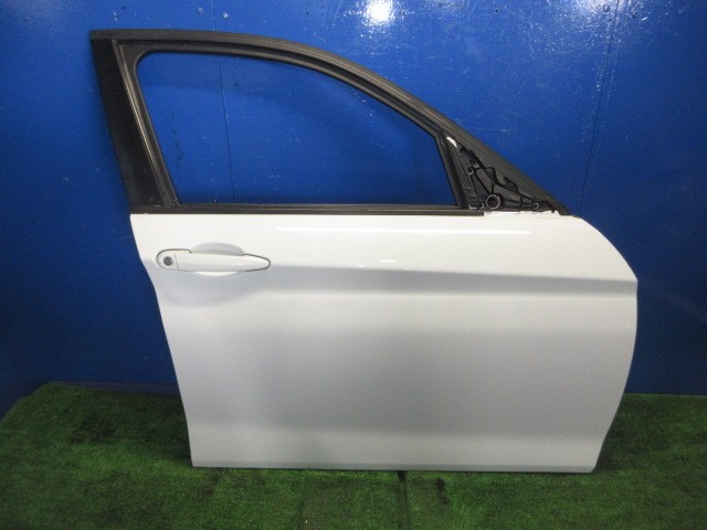 【中古】中古部品 BMW 1シリーズ 1A16 右ﾌﾛﾝﾄﾄﾞｱ 【3310270100-000015405213100】｜e-cleマート